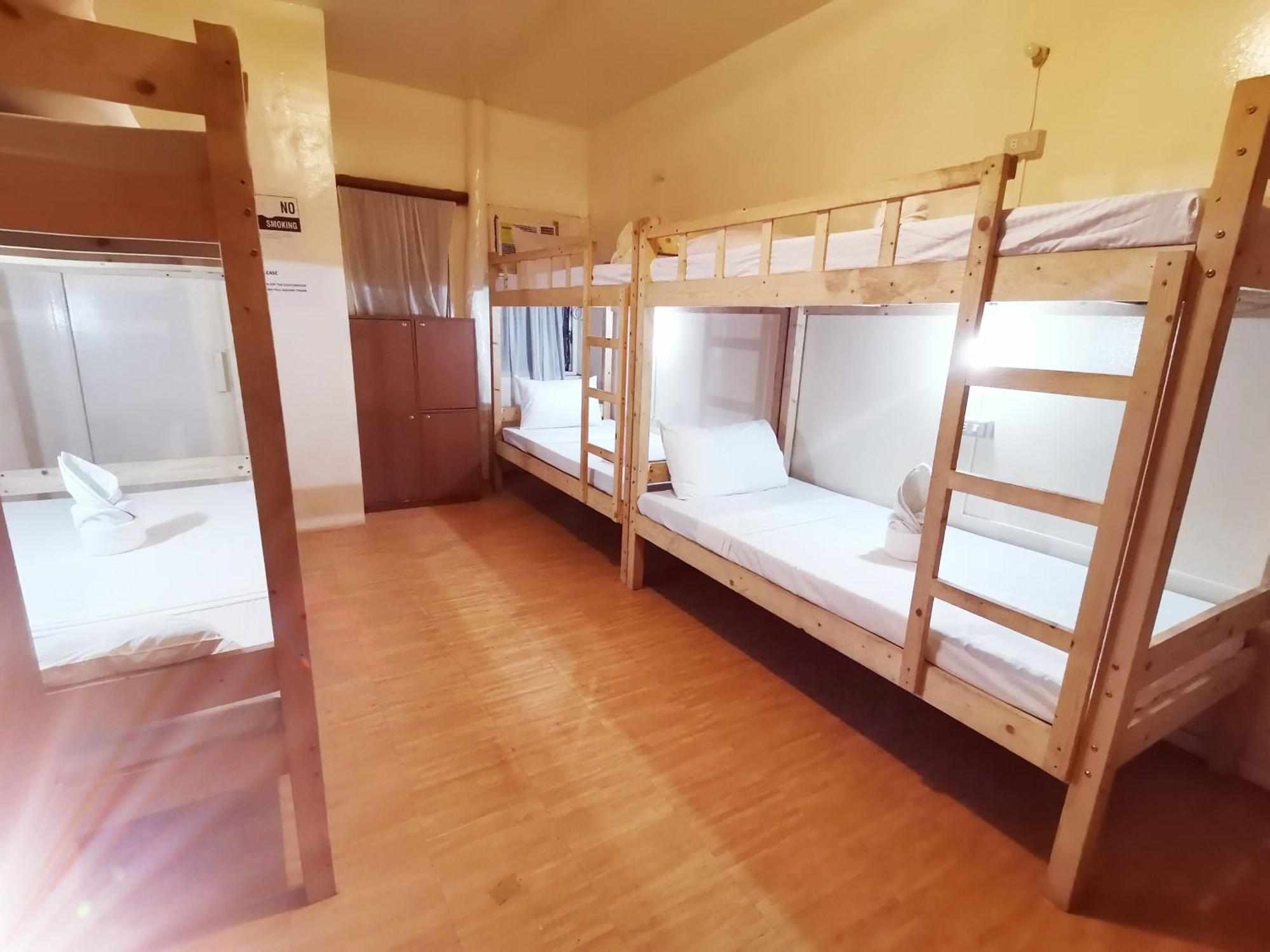 Coron Town Traveller'S Dormitory Экстерьер фото